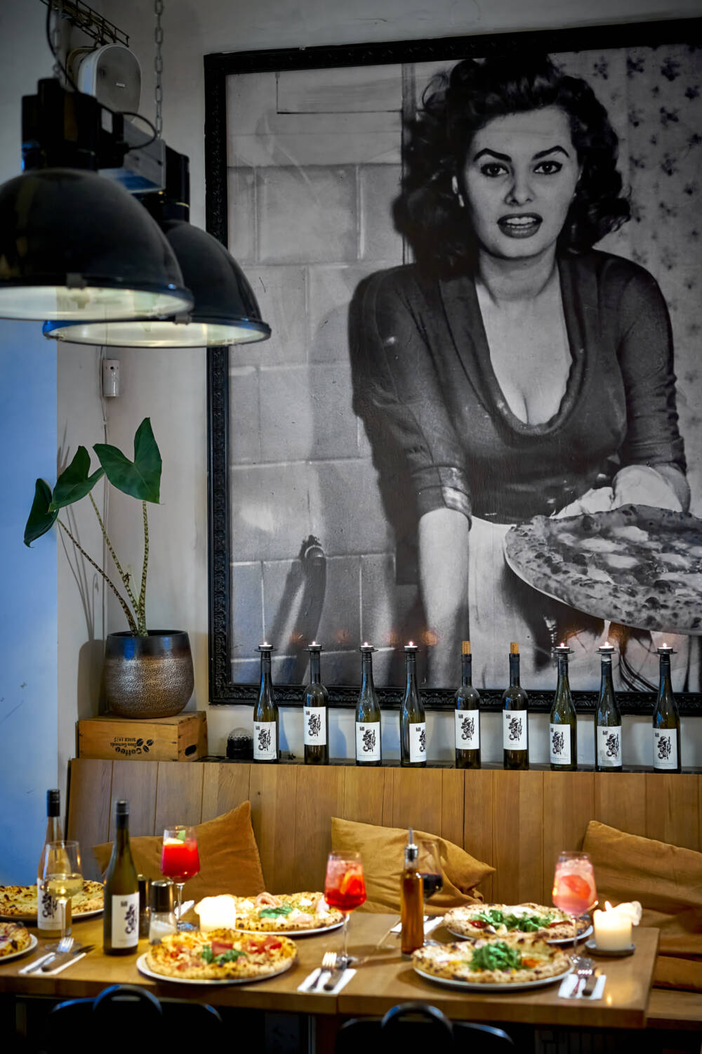 Salute! Bei Jill gibt es neben Pizza auch gemütliches Ambiente und diverse Drinks / ©Marc Sill