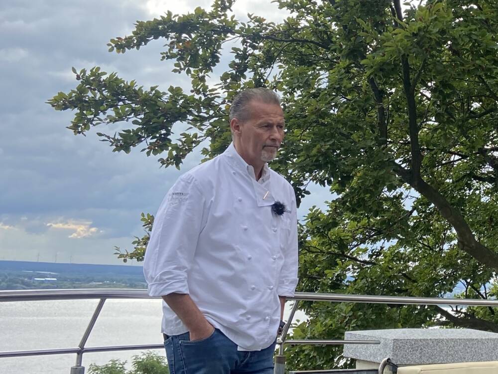 Schwerer Schicksalsschlag für Starkoch Karlheinz Hauser: Sohn Tom verstarb an den Folgen eines Sturzes beim Hella Halbmarathon / ©Genuss-Guide