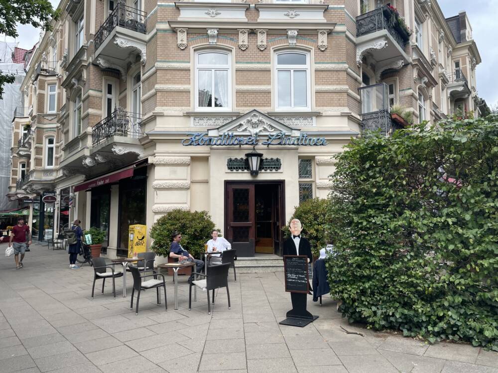 Auf Genuss-Tour durch Eppendorf: Vorbei an Altbaufassaden und idyllischen Parks gibt es jede Menge Insiderwissen und Kulinarik / ©Alina Fedorova