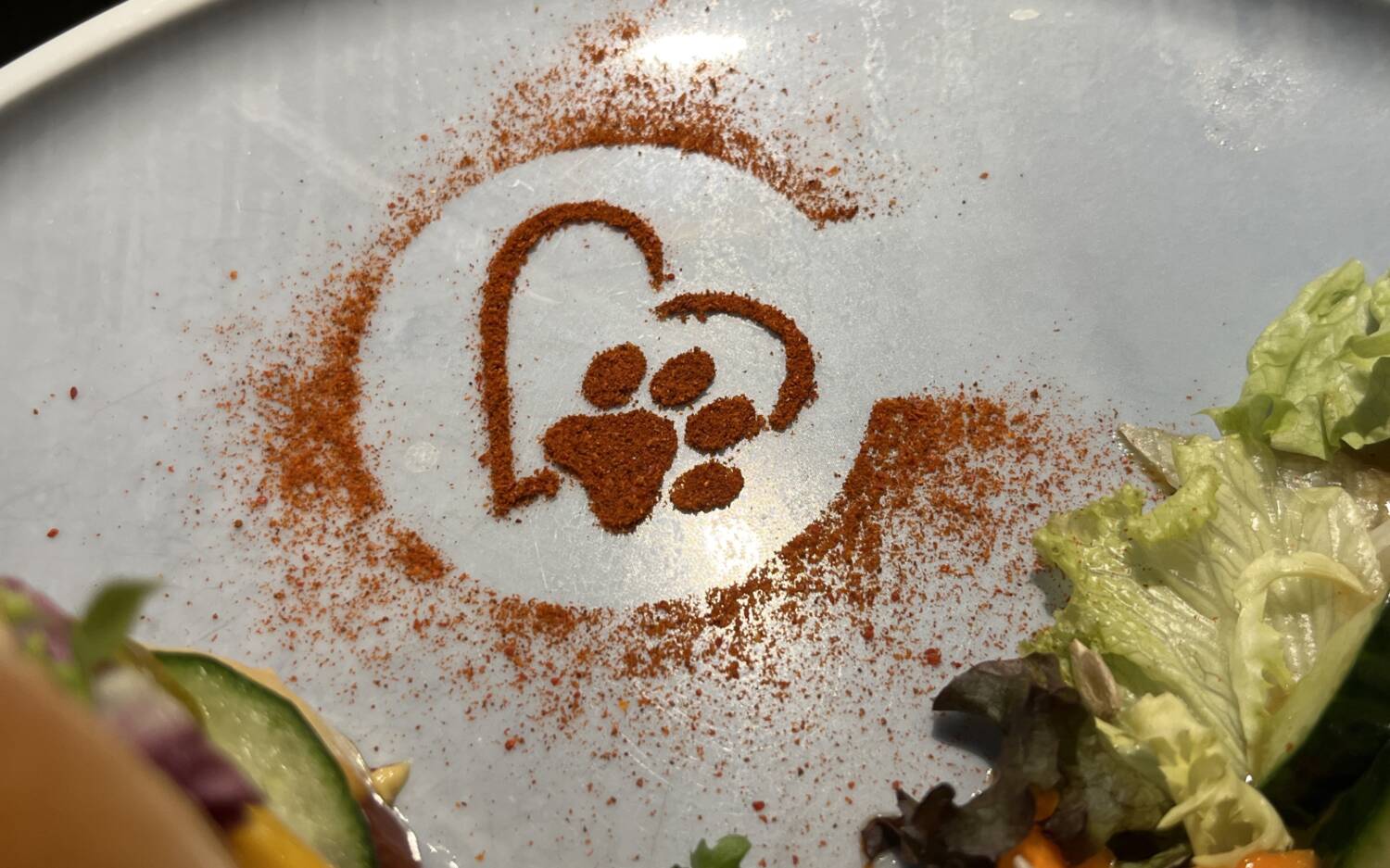 Bald zurück in der HafenCity: Das Café Katzentempel soll Mitte September wieder eröffnen / ©Genuss-Guide