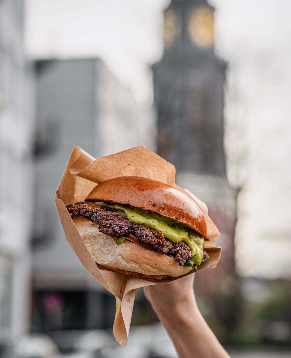 Besonders leckere Smash Burger in Hamburg gibt’s bei New City Smash Burger / © QrMe GmbH