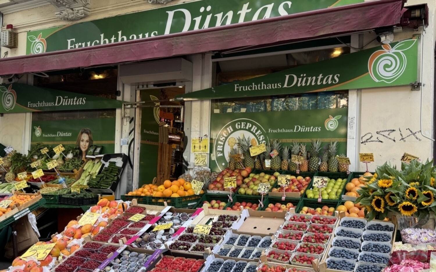 Das Fruchthaus Düntas ist bereits seit über 25 Jahren Obst- und Gemüsehändler vor Ort / ©Erik Brandt-Höge
