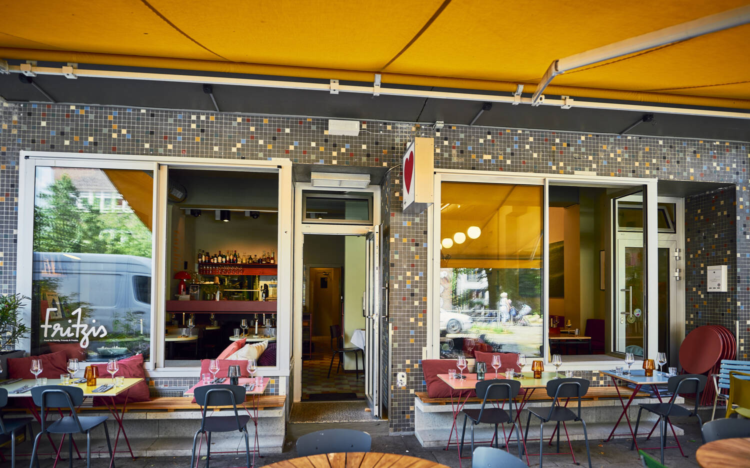 Ein Dinner mit Freunden oder nur auf ein kühles Gläschen Wein nach Feierabend: Das Fritzis lockt mit einer gemütlichen Terrasse in Altona-Altstadt / ©Marc Sill