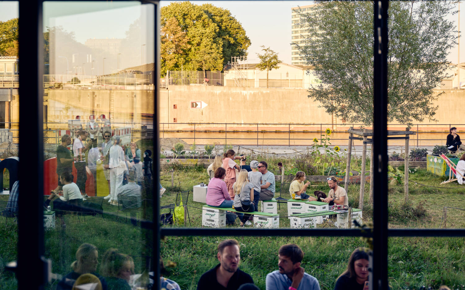 Essen, Trinken, Austauschen: Wie hier bei der Gaumendisco 2024 / ©Mediaserver Hamburg/Wim Jansen