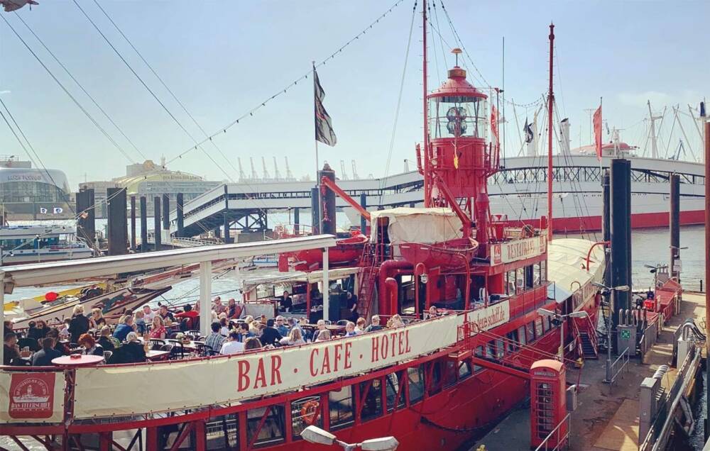 Im Sommer ein beliebter Spot: das Feuerschiff ist Bar, Restaurant und Hotel in einem / ©Das Feuerschiff
