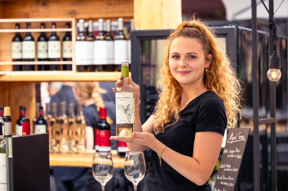 Inmitten dem Trubel der Stadt: Beim „Vive le vin“ in den denkmalgeschützten Stadthöfen sind Winzerinnen und Winzer vor Ort / ©stadthoefe