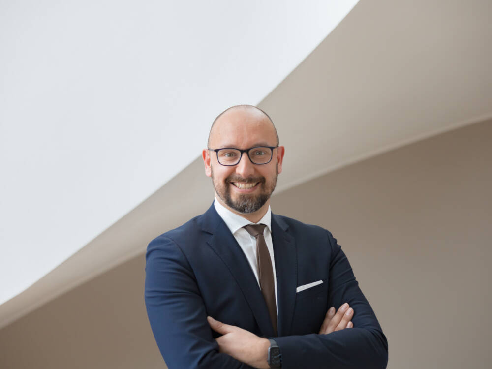 Matthias Szypryt ist bereits seit 2022 Teil des Führungsteams im The Westin Hamburg Elbphilharmonie – Jetzt übernimmt der 44-jährige eine neue Rolle / ©Marriott International