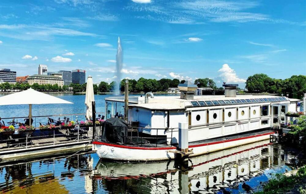 Seit 2018 wird hier auf dem Wasser geschlemmt: die Alsterlagune / ©Alsterlagune
