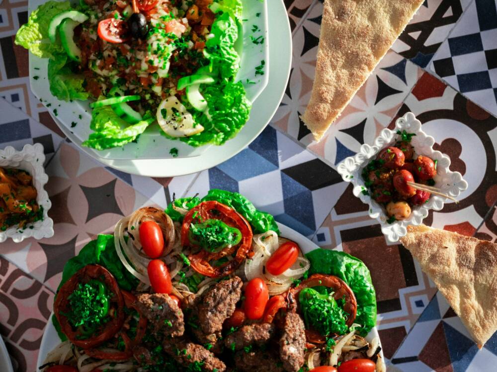 „Türkisches Essen für Fortgeschrittene“ nennen es unsere Tester. Und fühlen sich wohl im Pamukkale / ©Unsplash/Hamza Nousaria 