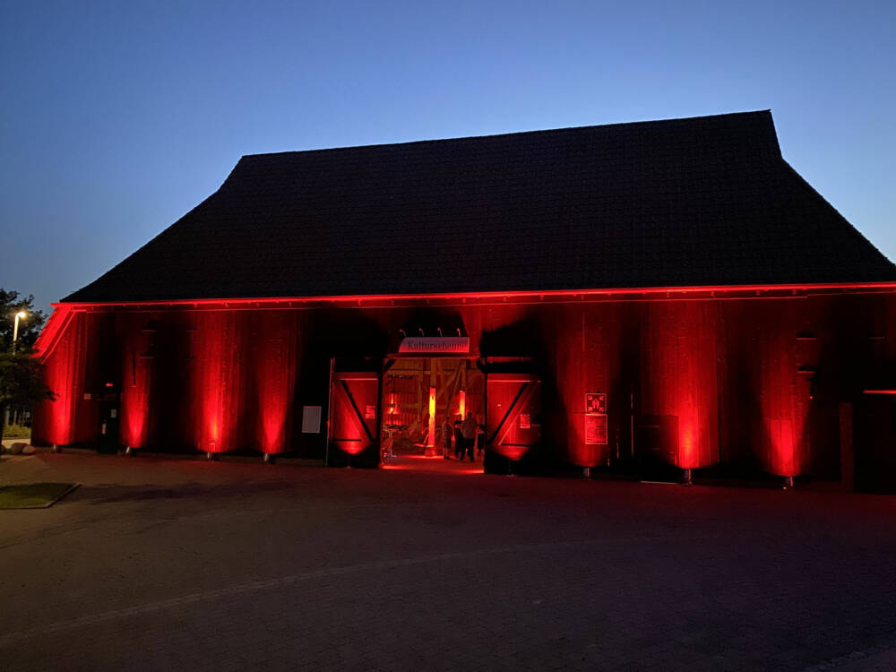 Zum Abschluss der Weinfestsaison gibt’s Party in der Kulturscheune Drochtersen / ©Kulturscheune Drochtersen