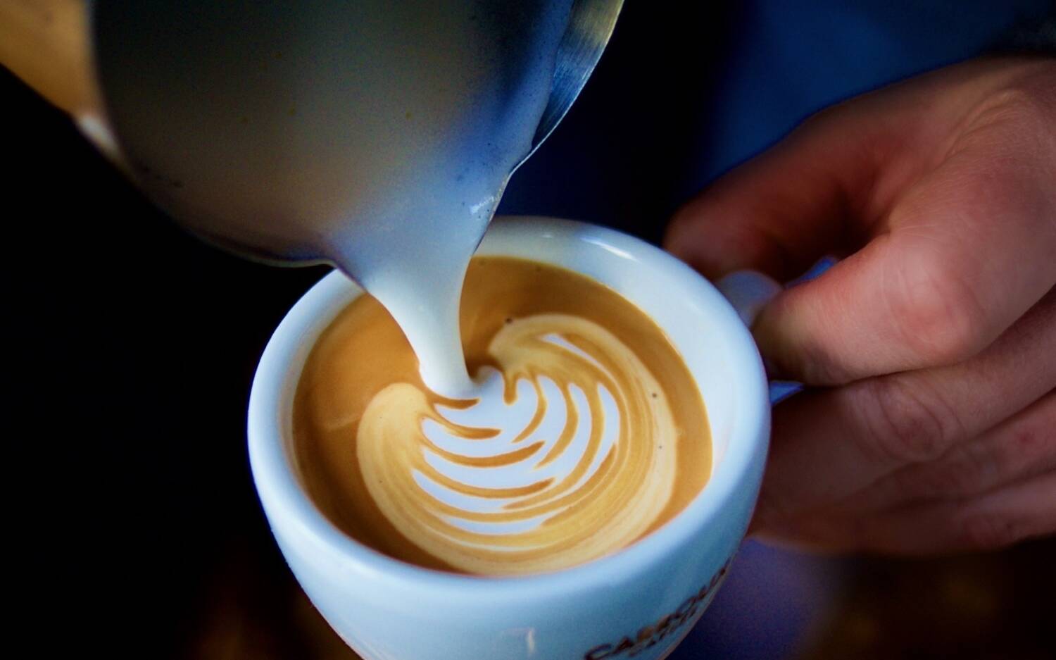Beim Cappuccino kommt bester Espresso in die Tasse, dessen Mischung sich seit 25 nicht verändert / ©Carroux Caffee