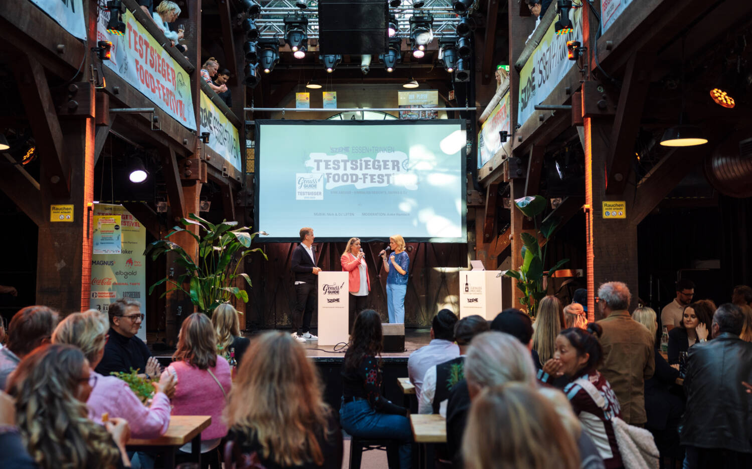 Das erste Testsieger-Food-Festival in der Fabrik mit Anke Harnack als Moderatorin / ©Lisa Holiarchuk