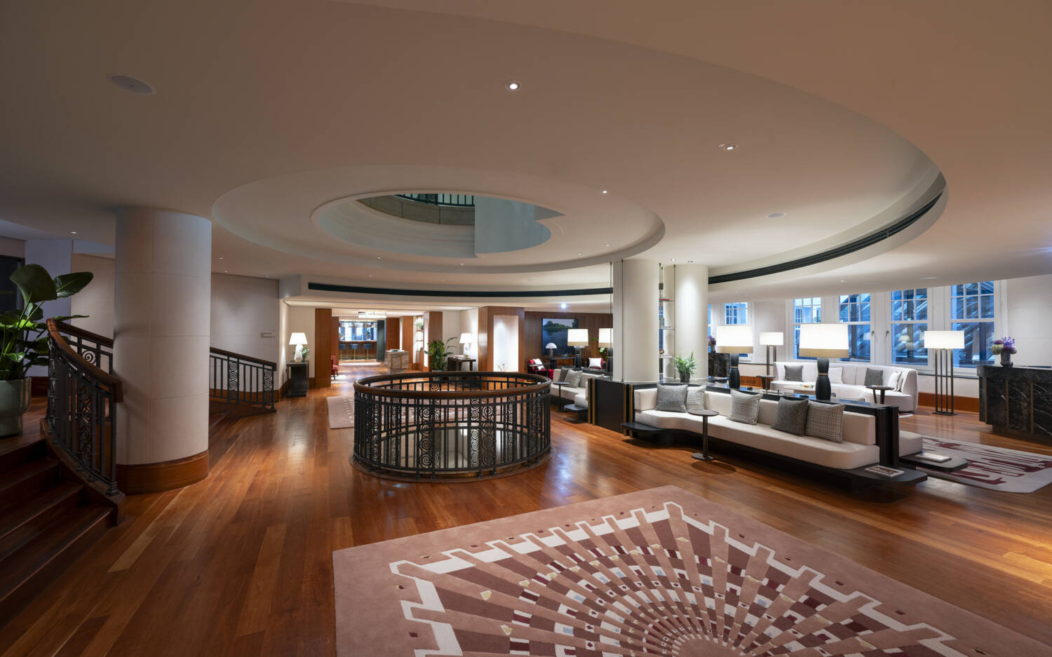 Die neue Lobby wurde im Stil des Baumeisters Franz Bach gestaltet /  ©Conrad Hamburg