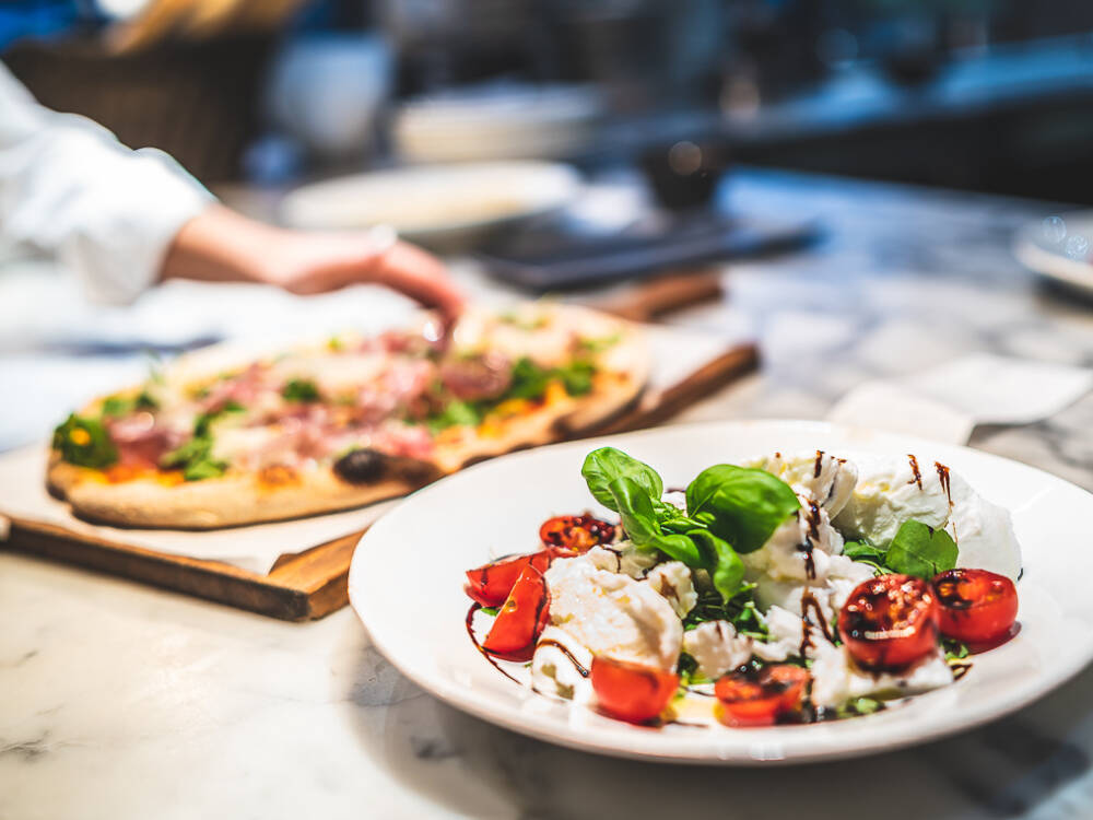 Ein guter Stopp für’s Mittagessen: Das Balducci serviert Pasta, Pizza und Bowls / ©Balducci