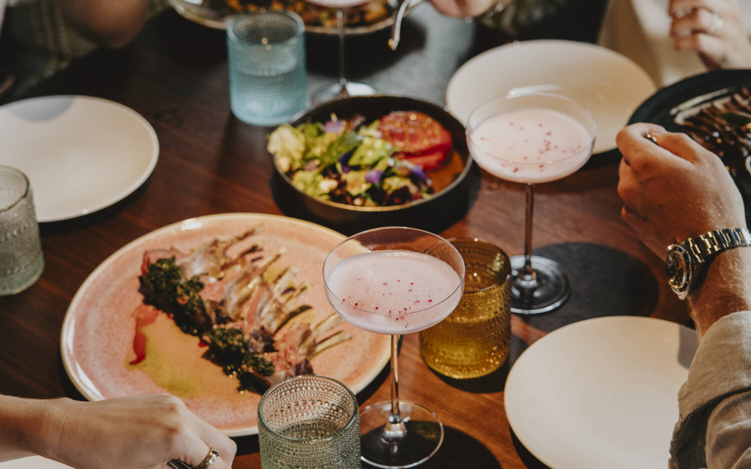 Neben südamerikanischen Essen gibt es allerlei Drinks von der Bar / ©Conrad Hamburg