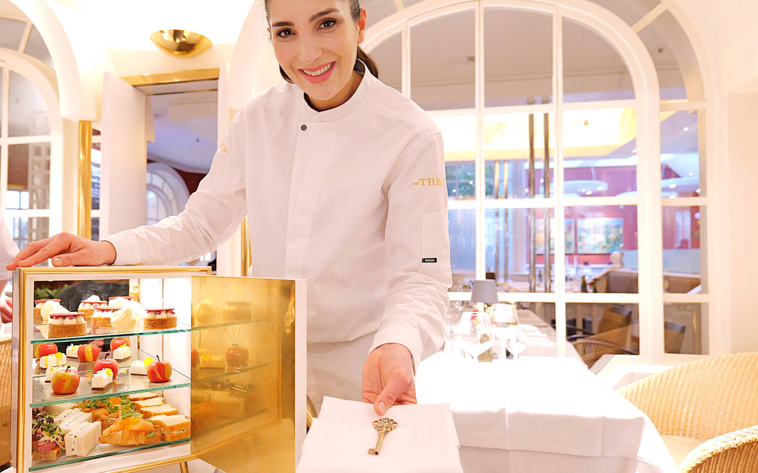 Seit Anfang des Jahres kreiert Chef Patissière des Grand Elysée Hamburg Imen Chabbi ein saisonalas Afternoon-Tea-Erlebnis /©Grand Elysée Hamburg
