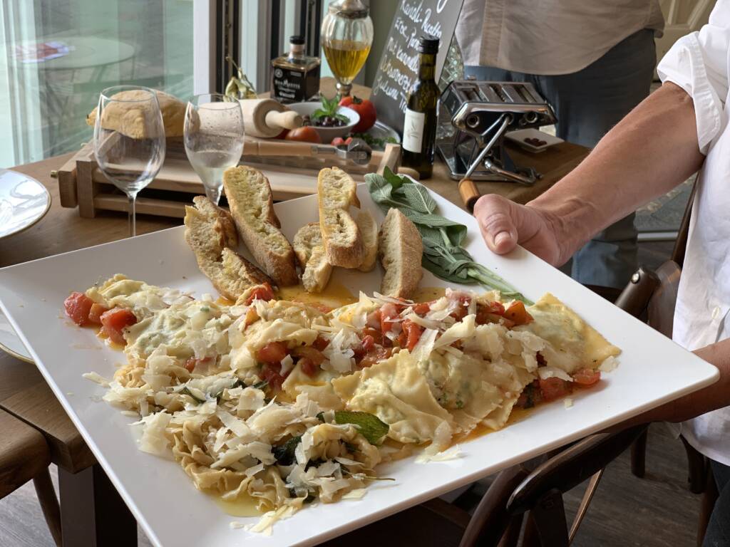 Eine gut gefüllte Platte mit Kostproben