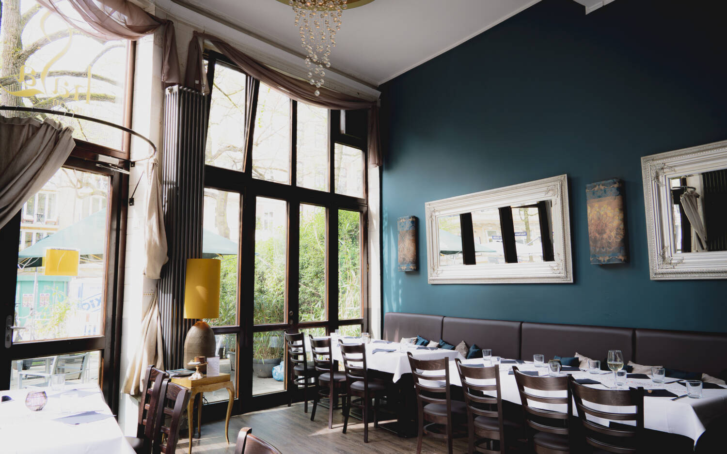 Bei stilvollem und zurückhaltenden Ambiente können Gäste in Ruhe genießen / ©Hala Mignon / Fabian Neumann-Holbeck