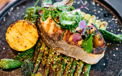 Das Fünf-Gänge-Menü bietet handwerklich tadellose Fleisch- und Fischgerichte mit südostasiatischen Einflüssen / ©Marc Sill