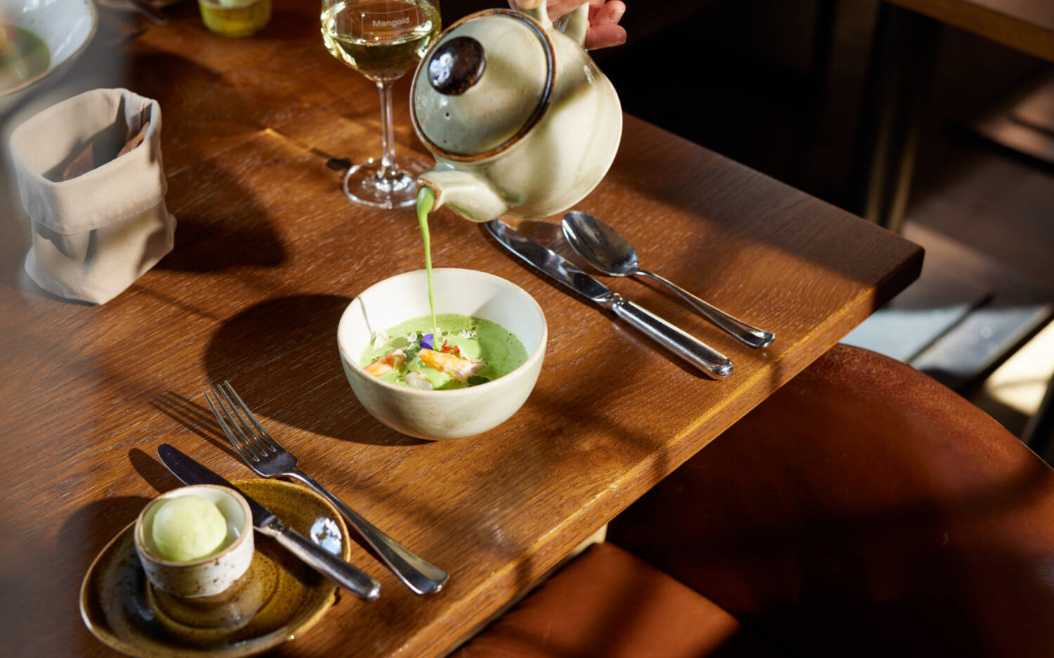 Das Mangold ist das hauseigene Restaurant des Hotel & Spa Gastwerk. Serviert werden internationale Kreationen / ©Gastwerk