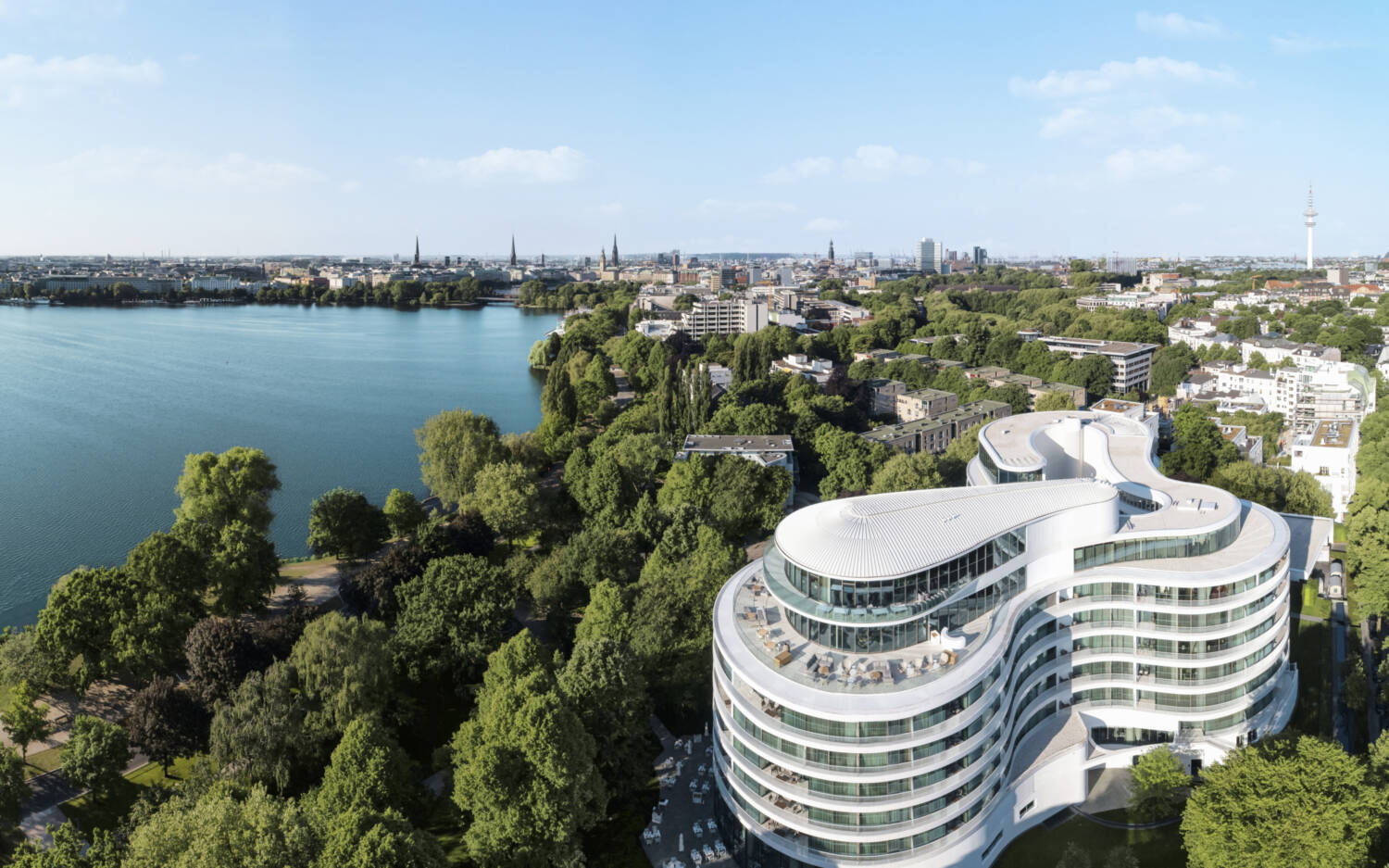 Das The Fontenay in Hamburg ist eines von nur sechs Hotels in Deutschland, die die Höchstauszeichnung des Guide Michelin erhalten haben / ©The Fontenay