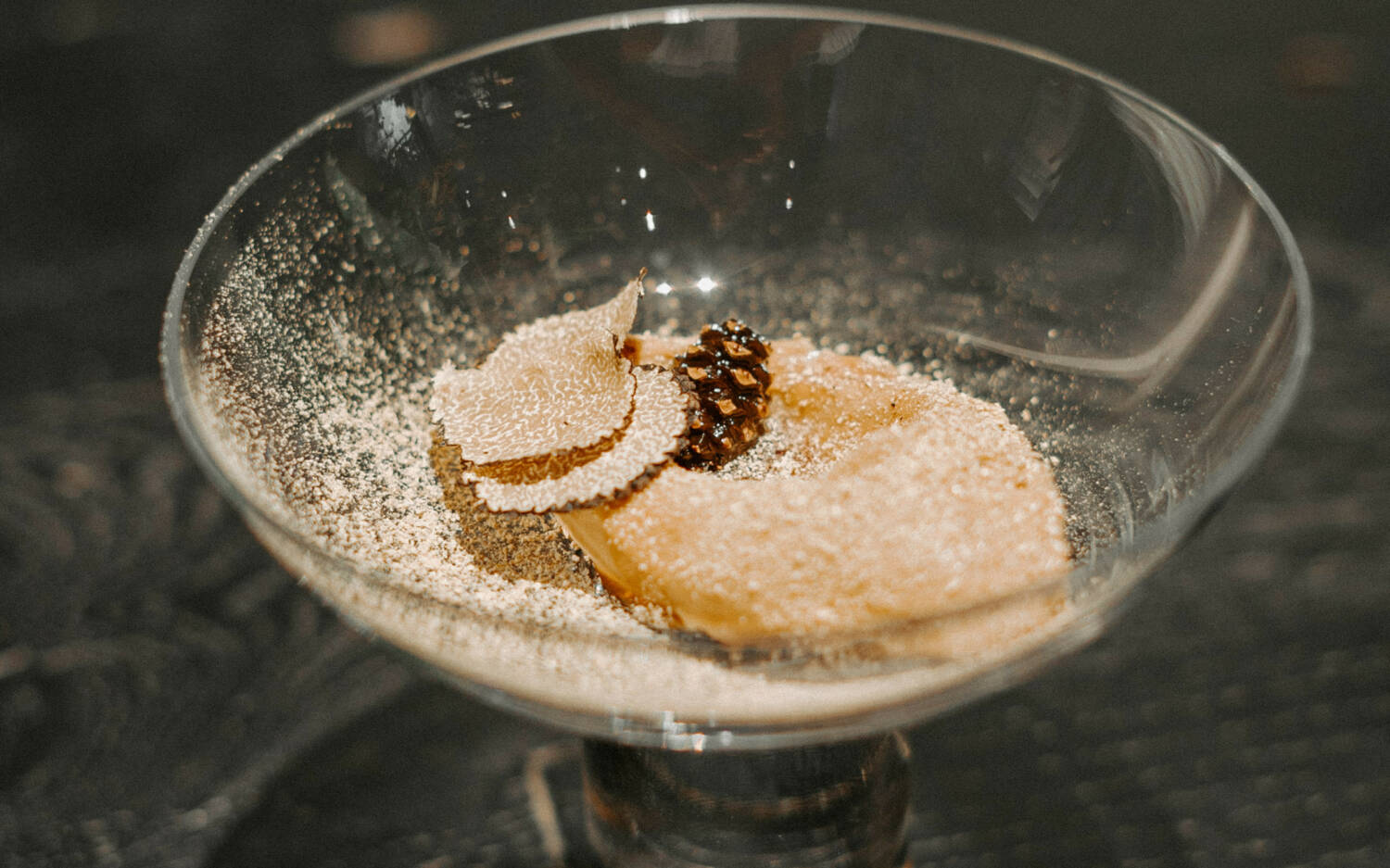 Das Zwölf-Gänge-Menü von Criss Studio beeindruckt unsere Tester / ©Criss Studio/Jahmarley Grant