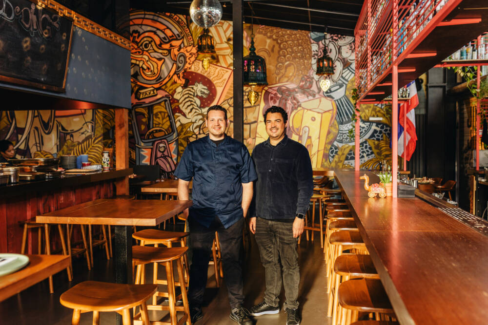 Die JingJing-Macher Valentin Broer und Vena Steinkönig kochen beim ChampionsDinner 2025 außerdem noch einen Zwischengang /©Julia Schumacher
