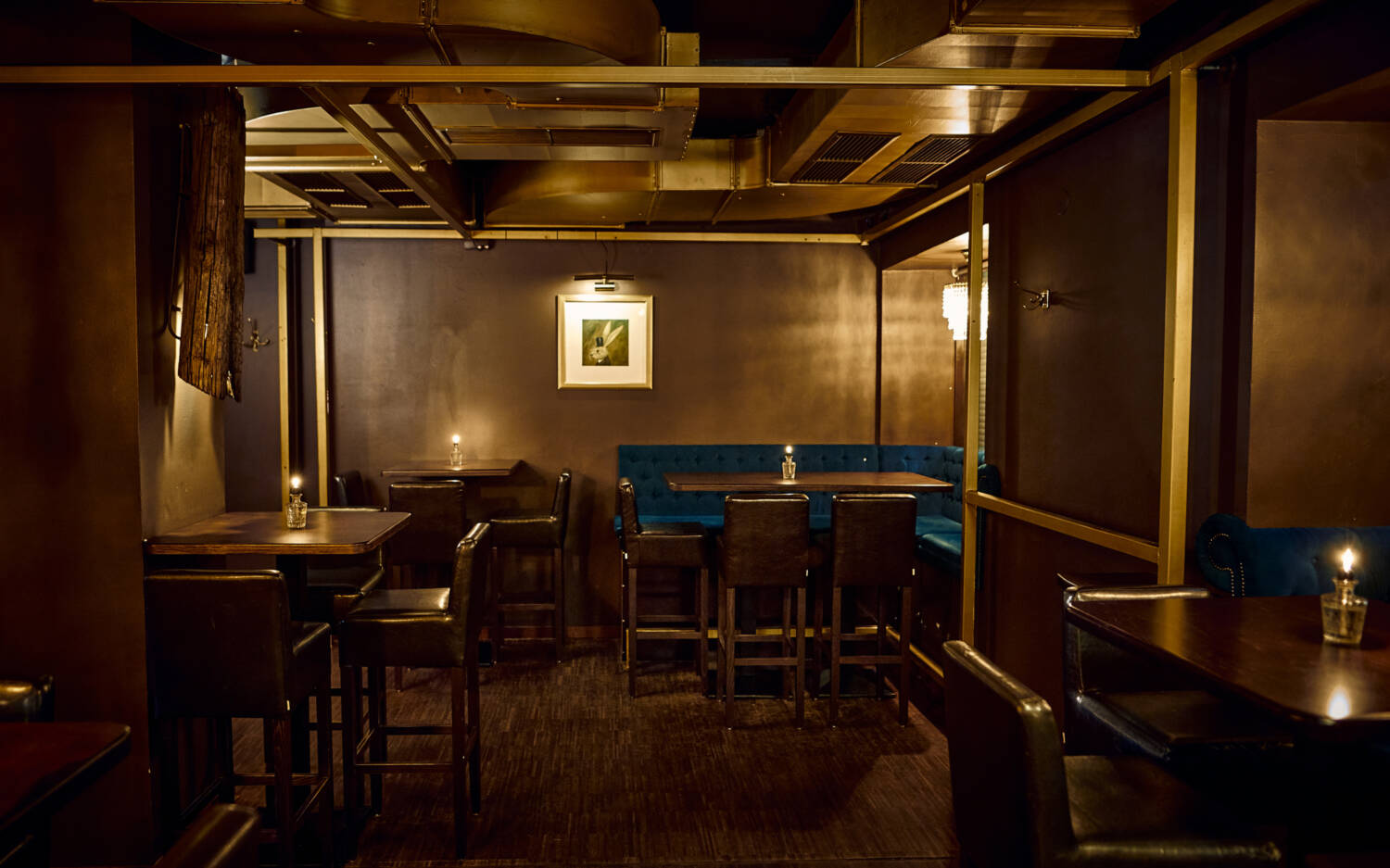 Die The Rabbithole Bar in der Kleinen Freiheit gleicht einer stilvollen Höhle mit geschmackvollem Interior / ©Marc Sill