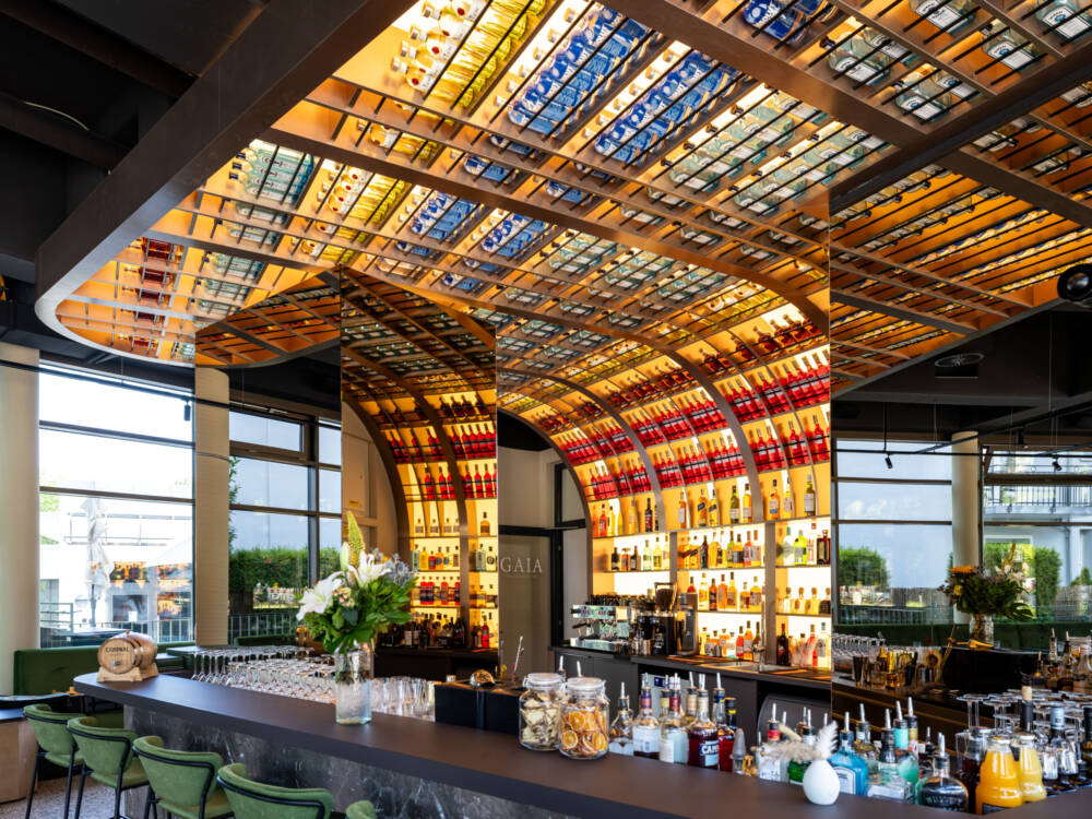 Die sonst eher triste Troplowitzstraße mischt das Gaia mit seiner eindrucksvollen Inneneinrichtung auf / ©Gaia/Thorge Huter