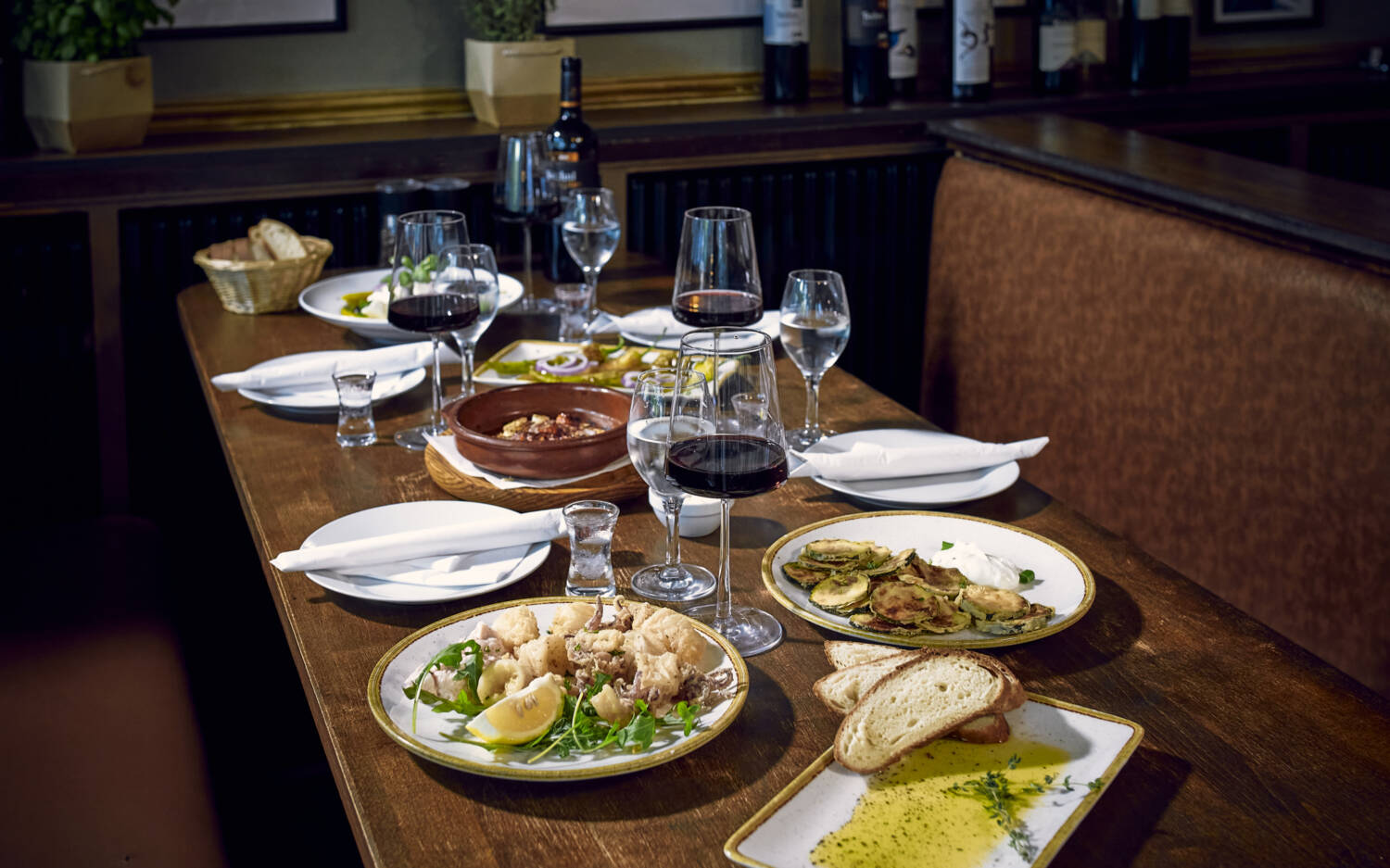 Ein Ort für geselliges Beisammensein, echte Gastfreundschaft und bodenständige, griechische Küche: Die Taverne in Eilbek / ©Marc Sill