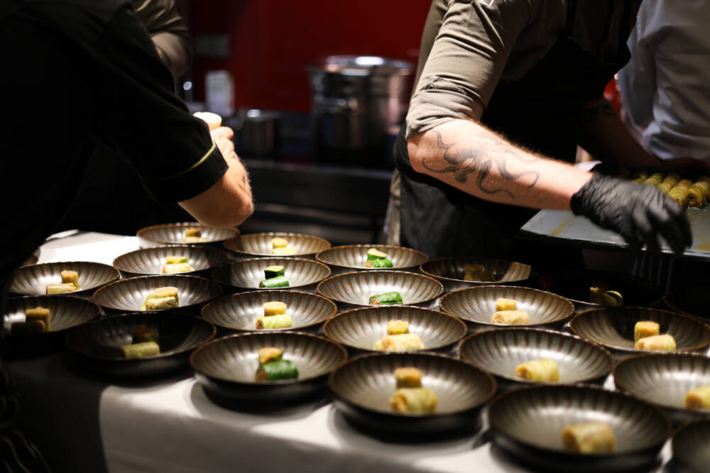 Genuss aus aller Welt: Beim zweiten ChampionsDinner kochen wieder die Genuss-Michel-Gewinner gemeinsam / ©Johanna Zobel