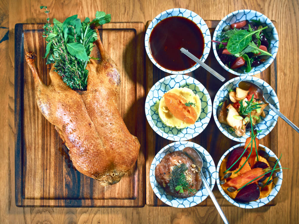 Im Brechtmanns kommt die Gans mit vielen Beilagen auf den Tisch / ©Marc Sill