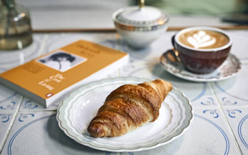 In diesen schönen Cafés in Hamburg darf die kleine Auszeit vom Alltag auch gerne etwas länger dauern / ©Marc Sill