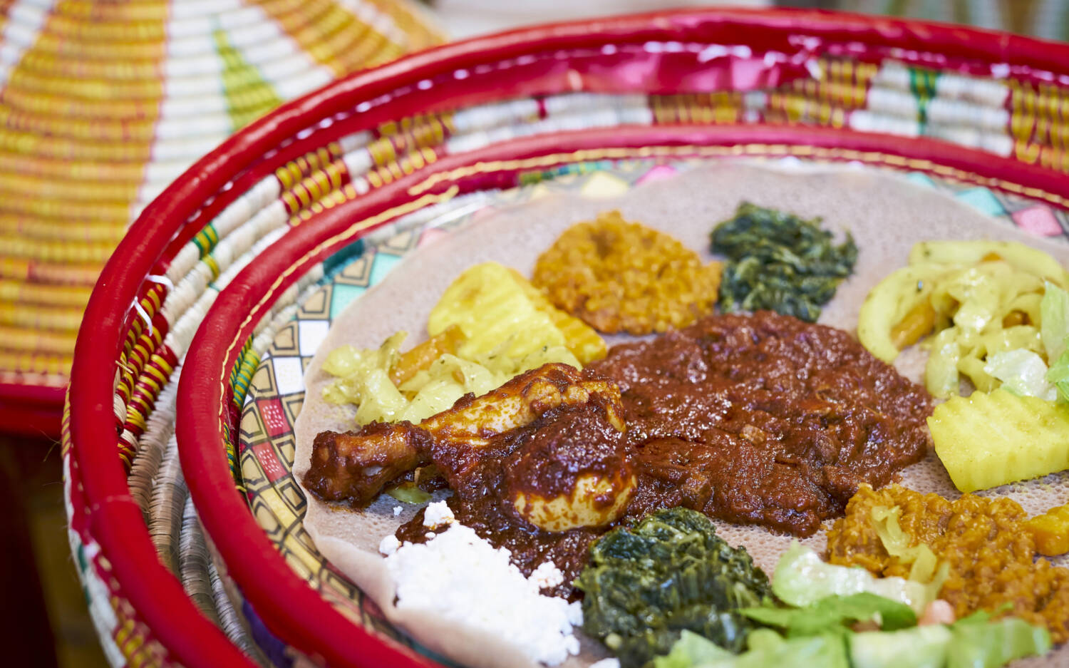 Injera mit vielfältigen Toppings – ein Klassiker der äthiopischen Küche im Meadi in Eppendorf / ©Marc Sill