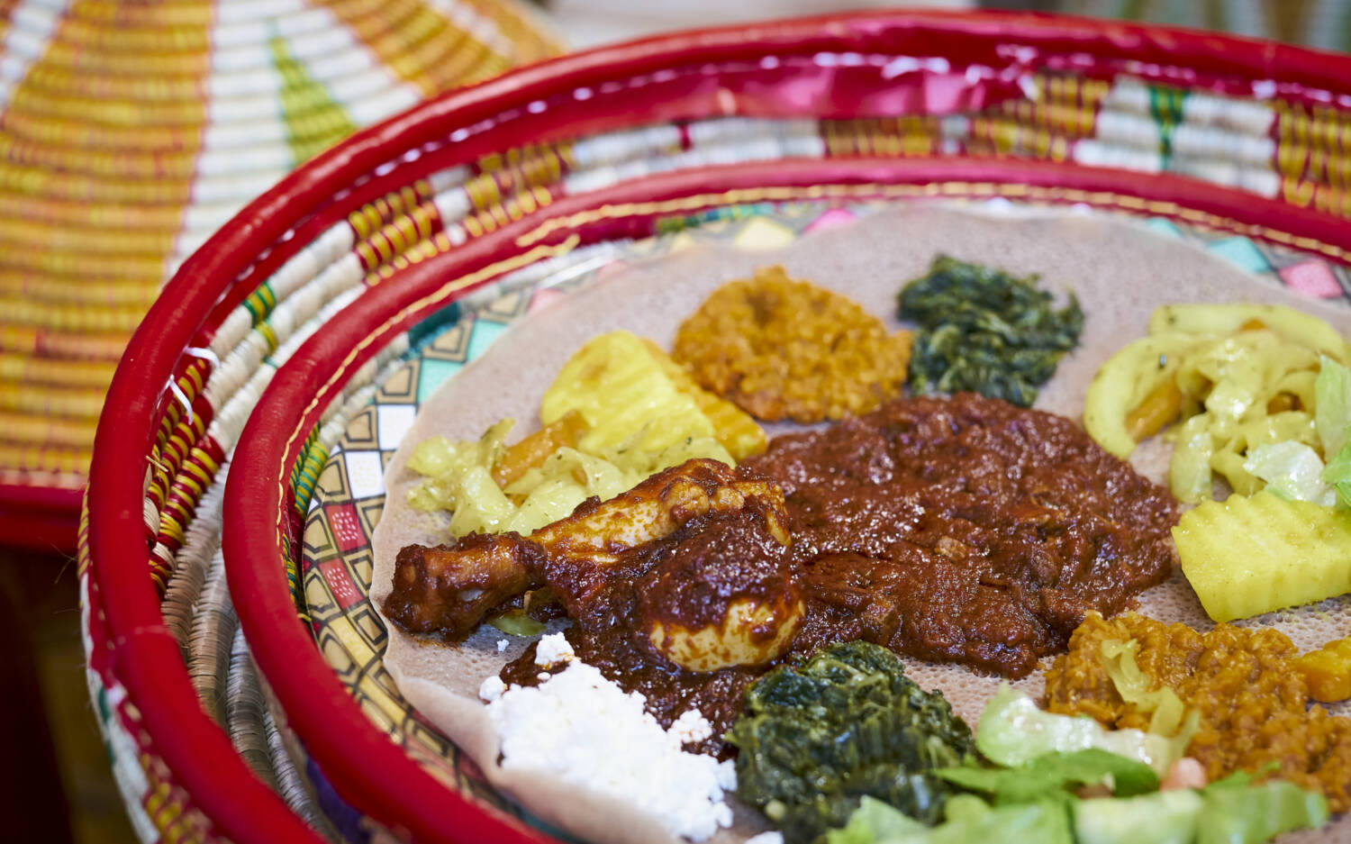 Injera mit vielfältigen Toppings – ein Klassiker der äthiopischen Küche im Meadi in Eppendorf / ©Marc Sill