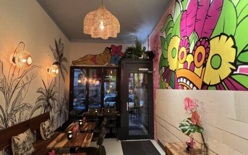 Klein, gemütlich und gut gefüllt: Beim Sri Lankan Wave in der Bellealliancestraße empfiehlt sich eine Reservierung / ©Sri Lankan Wave