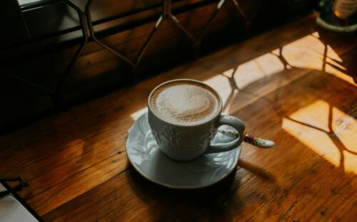 Neuer Kaffee, gleiche Leute: Marktstr. 25 / ©Unsplash/Kushal Permal