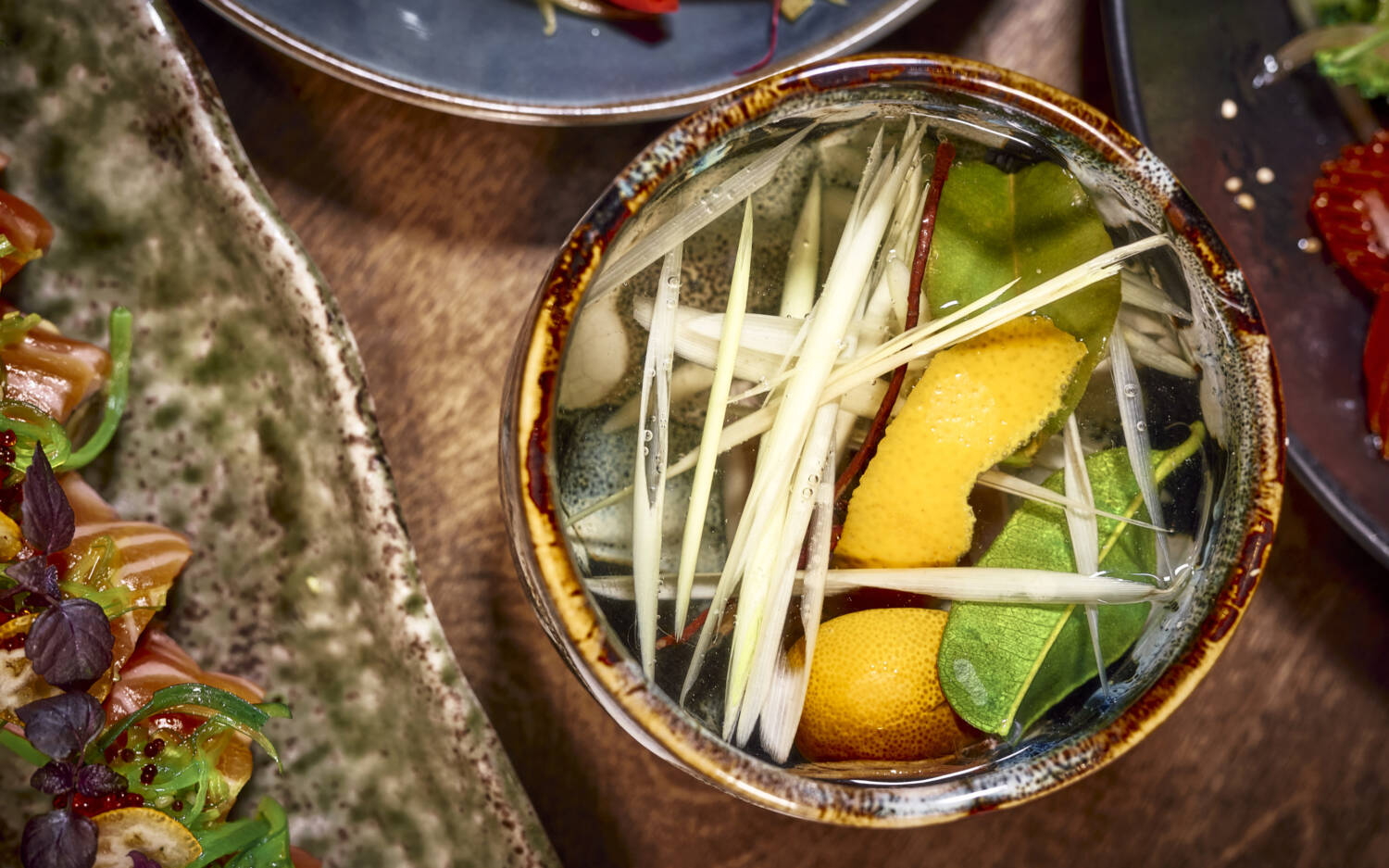 Zitronengras gehört in der Gao Kitchen nicht nur in die Gerichte, sondern auch in manches Getränk / ©Marc Sill 