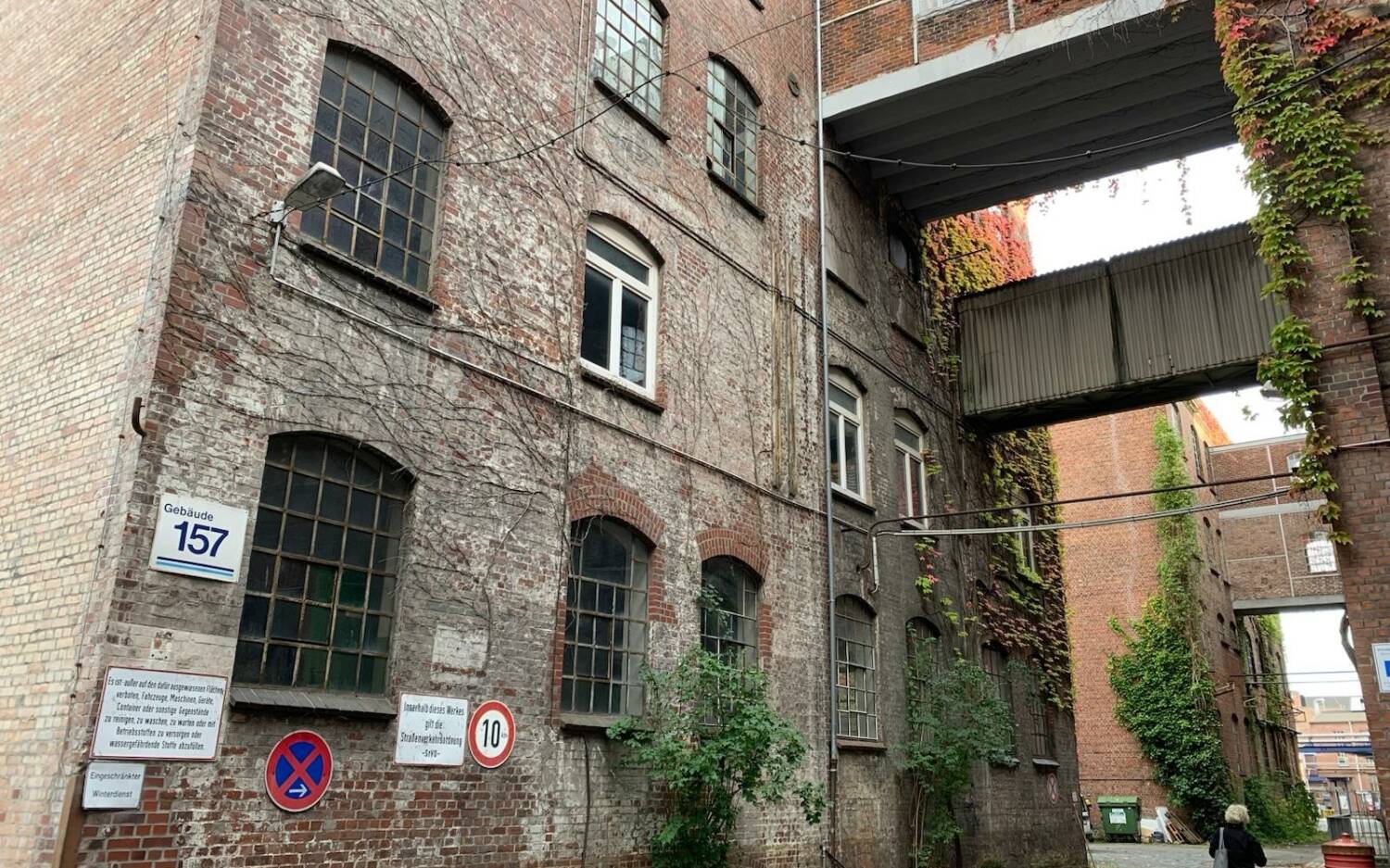 Abseits der klassischen Pfade führen die Guides die genussinteressierte Gruppe / ©Urban Guru 