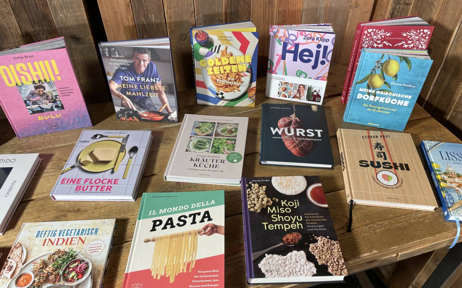 Am 26. November wurde der Deutsche Kochbuchpreis in der Hobenköök verliehen. Das sind die Sieger 2025 / ©Alina Fedorova