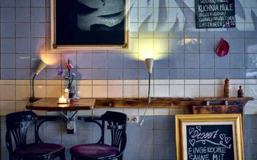 Auf dem Kiez warten zahlreiche köstliche Länderküchen, wie das osteuropäische Restaurant Kuchnia / ©Marc Sill