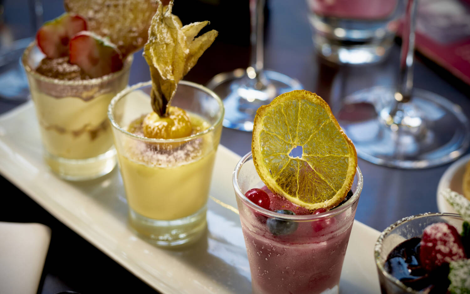 Bunte Desserts mit handwerklichem Geschick runden den Abend optimal ab / ©Marc Sill