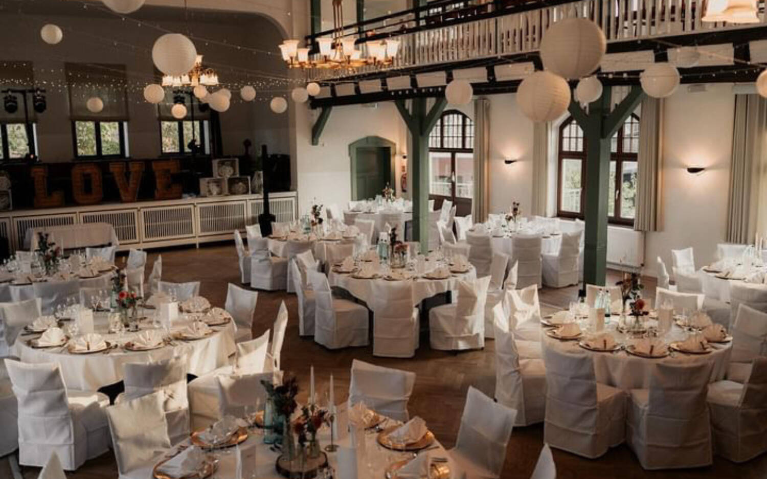 Der Gastraum des Fährhaus Kirschland ist ideal für große Festlichkeiten / ©Anna Lene Ullrich