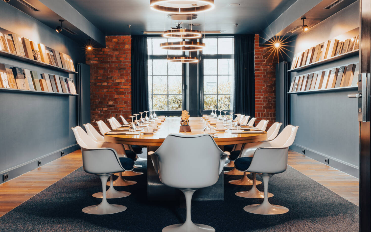 Die Blue Library im Gastwerk Design Hotel Hamburg bietet sich für kleinere Tagungen und Seminare an / ©Gastwerk Hotel Hamburg