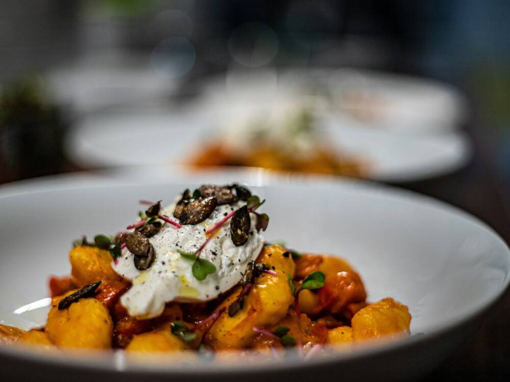 Elegante, regionale Küche gibt’s im Rottorfer Restaurant Zur Linde / ©Unsplash/Stefan Schauberger 