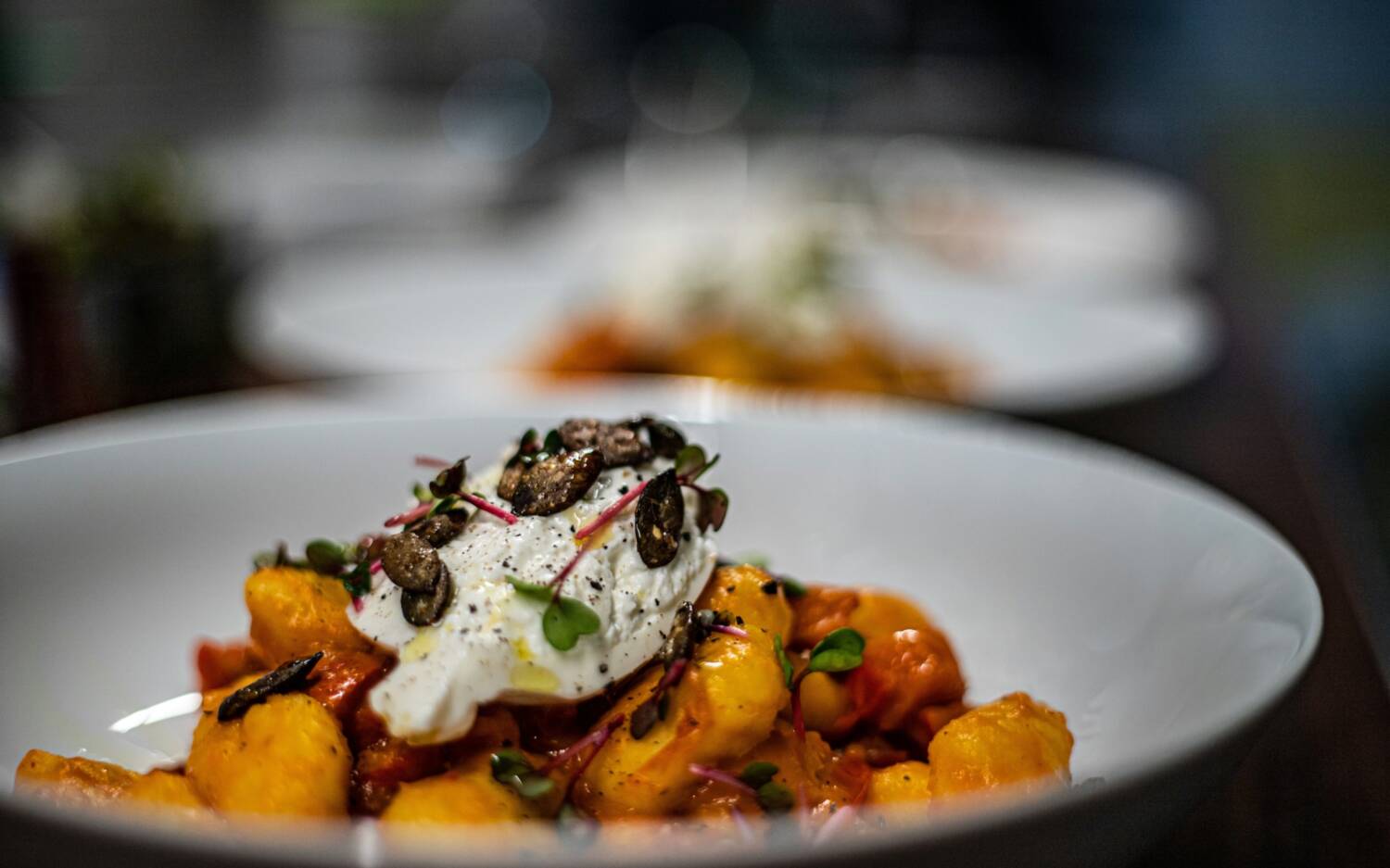 Elegante, regionale Küche gibt’s im Rottorfer Restaurant Zur Linde / ©Unsplash/Stefan Schauberger 