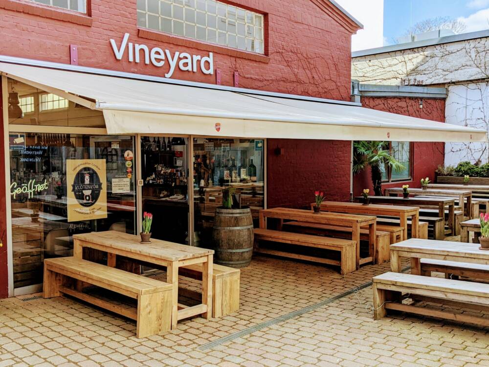Geschützt vor Trubel und Baustellen der Osterstraße: Das Vineyard befindet sich in einem Hinterhof / ©Vineyard