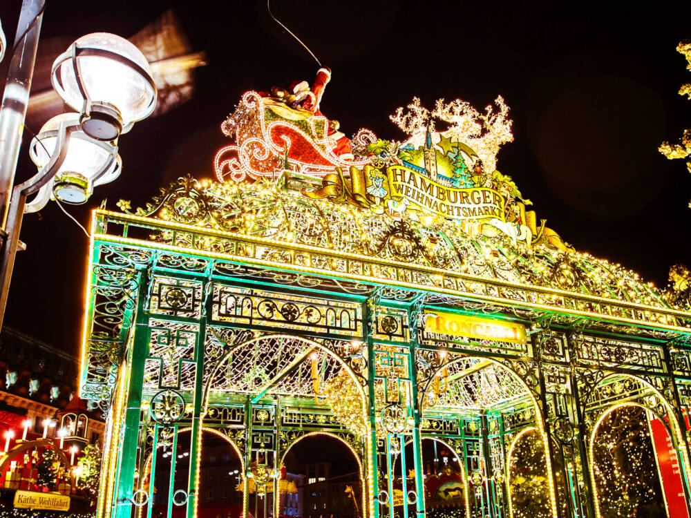 Glühwein, Bratwurst und Mandeln: Hier kommen die schönsten Weihnachtsmärkte in Hamburg / ©Mediaserver Hamburg/Timo Sommer