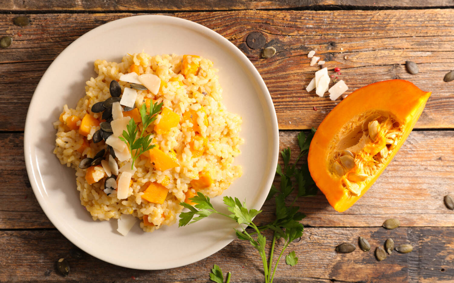 Heimelige Küche in der Tangstedter Mühle: Das Kürbisrisotto mit Wolfsbarschfilet kann prompt überzeugen / ©Adobe Stock/M.studio