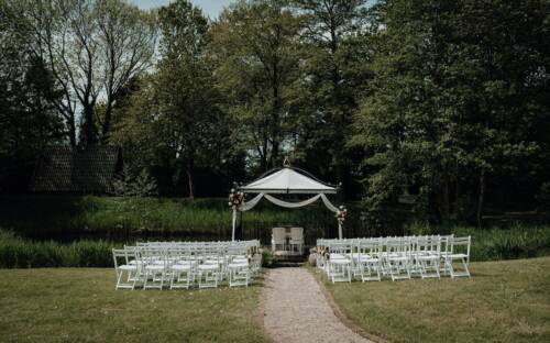 Hochzeit im Grünen: Die Alte Ziegelei bietet eine Traumlocation für Hochzeiten / ©Oliver und Nicole Fotografie